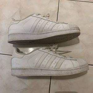 ⭐️Adidas Originals White Superstar Sneakers